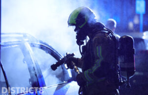 Eigenaar van auto in tranen na brandstichting Moerweg Den Haag