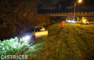 Automobilist bijna de sloot in bij ongeval A13 Den Haag