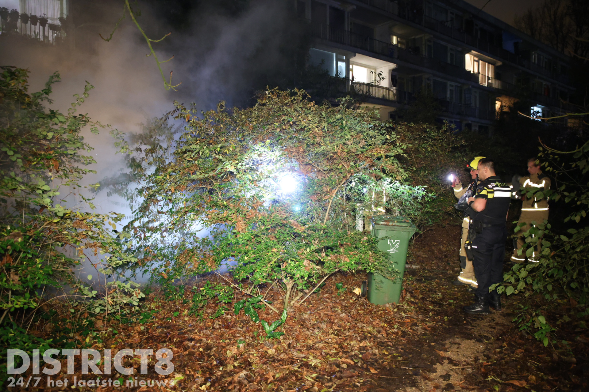 Schuurtje in achtertuin brandt volledig uit Haydnlaan Delft