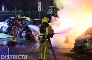 Meerdere auto’s in brand na explosie Poortweg Delft