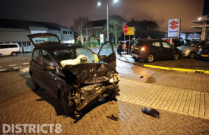 Alcomobilist aangehouden na flinke botsing Molenweg Monster