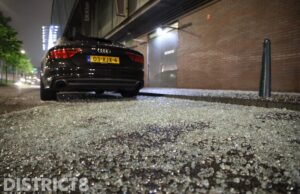 Tienduizenden glasscherven vernielen geparkeerde auto Waldorpstraat Den Haag