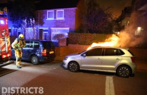 Geparkeerde auto doelwit van brandstichting Starterstraat Den Haag