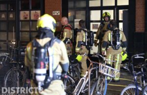 Bewoners gewekt door brandweer vanwege gaslucht Gedempte Burgwal Den Haag