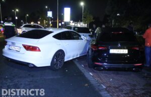 Automobilist raakt drie geparkeerde voertuigen Soestdijksekade in Den Haag