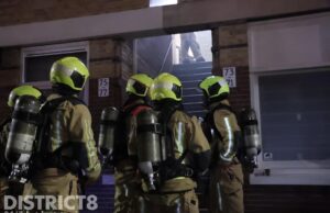 Woning en portiek vol rook na woningbrand Wenckebachstraat Den Haag