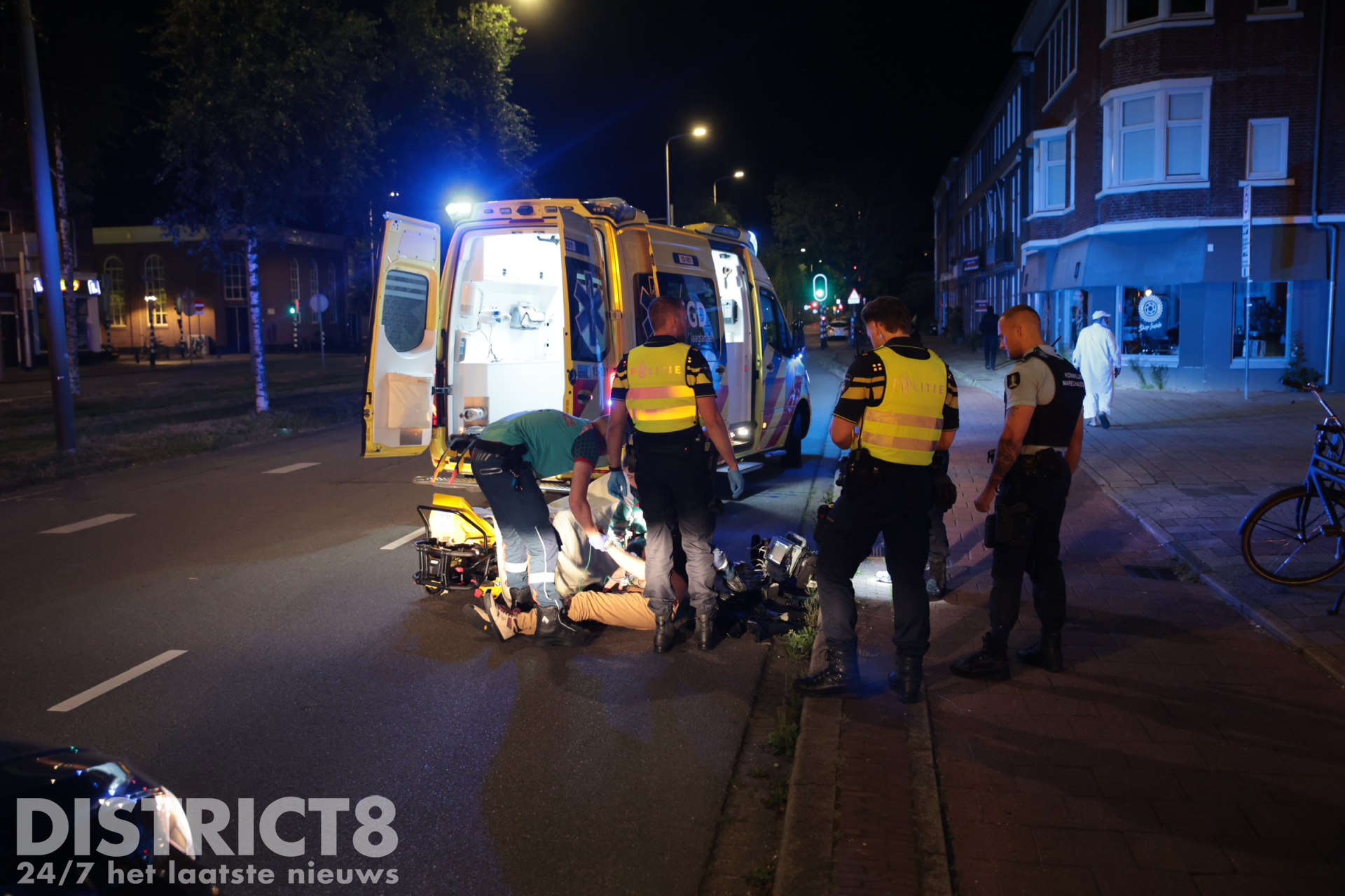 Man gewond aan hoofd na harde val met fiets Waldeck Pyrmontkade Den Haag