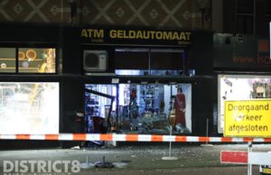 Drie winkels zwaar beschadigd na plofkraak Hogewal Den Haag