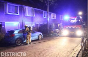 Achterruit van auto ingeslagen en auto in brand gestoken Schimmelweg Den Haag
