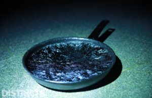 Flinke rookontwikkeling door pannetje op vuur; bewoners naar ziekenhuis Rhododendronstraat Den Haag