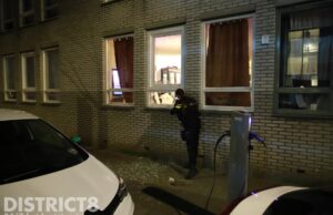 Woning flink beschadigd door mogelijk vuurwerkbom Paulus Potterstraat Den Haag