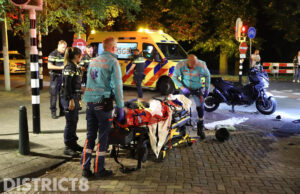 Twee gewonden na aanrijding tussen motor en auto Schenkkade Den Haag