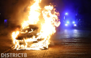 Geparkeerde auto total-loss door brand Aletta Jacobsstraat Rijswijk