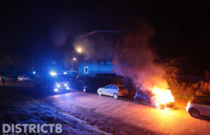 Buurt opgeschrikt door tweede nachtelijke autobrand Van Assendelftstraat Delft
