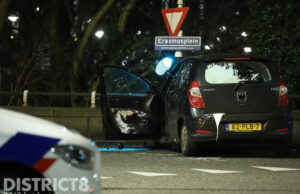 Lachgascilinder aangetroffen in auto na eenzijdig ongeval Erasmusplein Den Haag