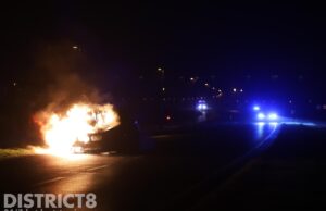 Rijdende auto vliegt in brand Leidschendamseweg Zoetermeer