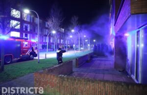 Brand gesticht bij voordeur van woning Lindberghlaan Den Haag