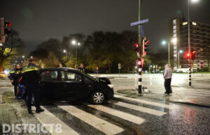 Alcomobilist schat gladheid door hagel verkeerd in en ramt lichtmast Vreeswijkstraat Den Haag