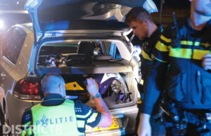 Bestuurder aangehouden; mes, motoronderdelen en bivakmuts aangetroffen in auto Rotterdamsebaan Den Haag