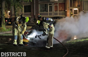 Brandweer rukt uit voor autobrand Slotemaker de Bruïnestraat Rijswijk