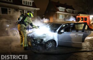 Brandweer rukt uit voor autobrand Gentsestraat Den Haag
