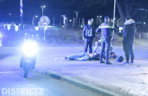 Dronken scooterrijder gaat hard onderuit Plesmanweg Den Haag