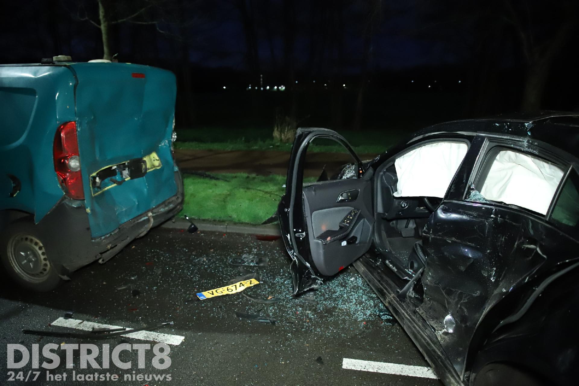 Verwoesting na een eenzijdig ongeval: vijf auto’s beschadigd op de Bezuidenhoutseweg Den Haag