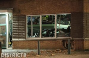 Enorme ravage na explosie bij autohandelaar Fruitweg Den Haag