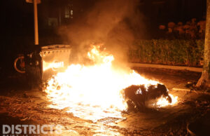 Afval containers in brand gestoken Monseigneur Nolenslaan Den Haag