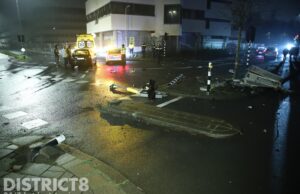 Automobilist richt ravage aan bij eenzijdig ongeval Forensenweg Delft