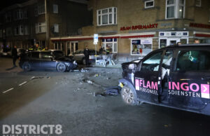 Veel schade na flinke aanrijding Schaarsbergenstraat Den Haag