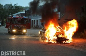 En weer is het raak: geparkeerde auto in brand gestoken Vulcanusweg Delft