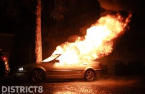 Geparkeerde auto’s zwaar beschadigd door brandstichting Roemer Visscherstraat Den Haag