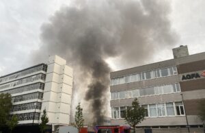 Brandweer rukt massaal uit voor zeer grote brand Volmerlaan Rijswijk