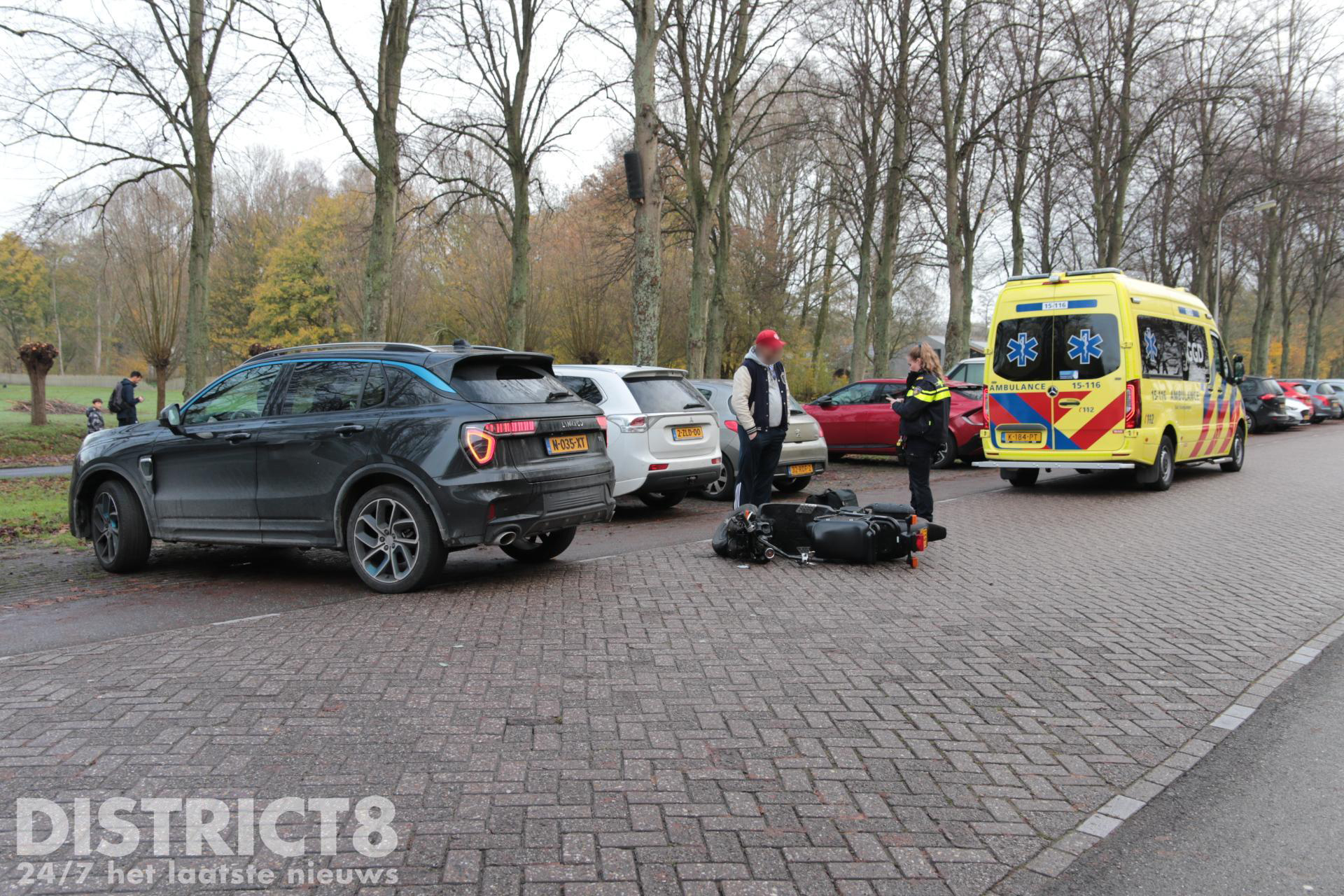 Scooterrijder gewond bij aanrijding met achteruit rijdende auto Korftlaan Delft