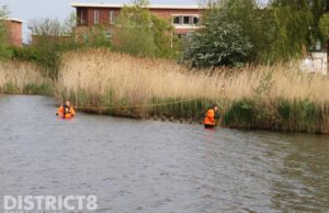 Zoekactie na aantreffen van kinderfietsje langs het water Heemkanaal Zoetermeer