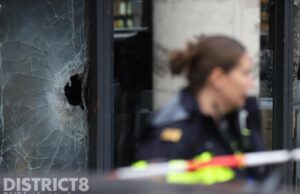 Flinke schade aan gevel door vuurwerk Hobbemastraat Den Haag