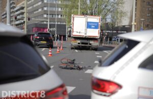 Kind op fiets zwaargewond na aanrijding met vrachtwagen Lijnbaan Den Haag