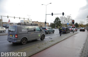 Gewonde bij kop-staart aanrijding met drie autos Soestdijkseplein Den Haag