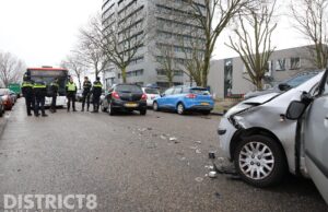 Gewonde na botsing tijdens inhaalactie Einsteinlaan Rijswijk