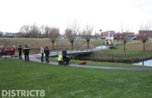 Persoon raakt te water Bitterzoetpad Nootdorp