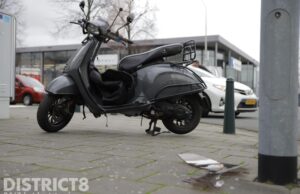 Scooterbestuurder gewond na botsing met automobilist Kerketuinenweg Den Haag