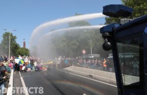Demonstranten van Extinction Rebellion blokkeren opnieuw A12 Den Haag