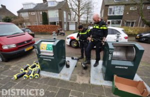 Ruim 50 lachgasflessen gedumpt in woonwijk Einstede Den Haag