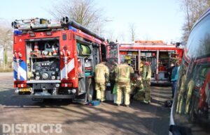 Dame komt met vinger vast te zitten in stuur de Hoge Bomen Naaldwijk