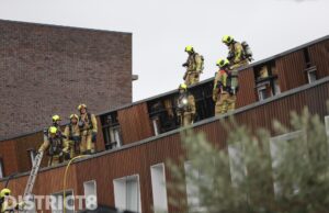 Veel schade aan dak na brand tijdens werkzaamheden Londensingel Den Haag