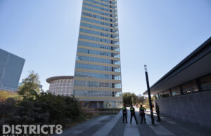 Twee glazenwassers vast in lift Catsheuvel Den Haag