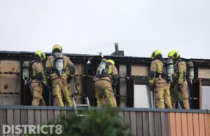Brandweer schaalt op naar Grote brand; meerdere woningen ontruimd Praagsingel Den Haag