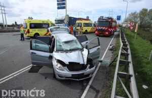 Twee gewonden bij forse aanrijding Wippolderlaan Den Hoorn