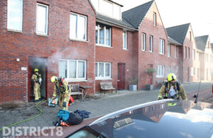 Hulpdiensten rukken uit voor brand in woning Hoflandendreef Delft